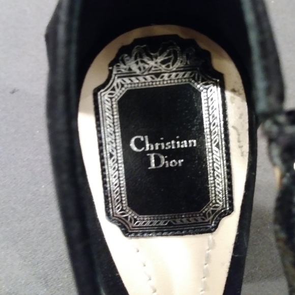 Women’s Size 37 Suede Christian Dior Heels. - Picture 4 of 4